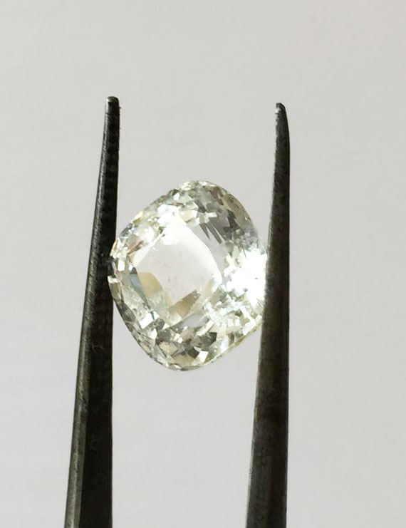 5.50 Ratti (4.93 ct) Natural Certified White Topaz